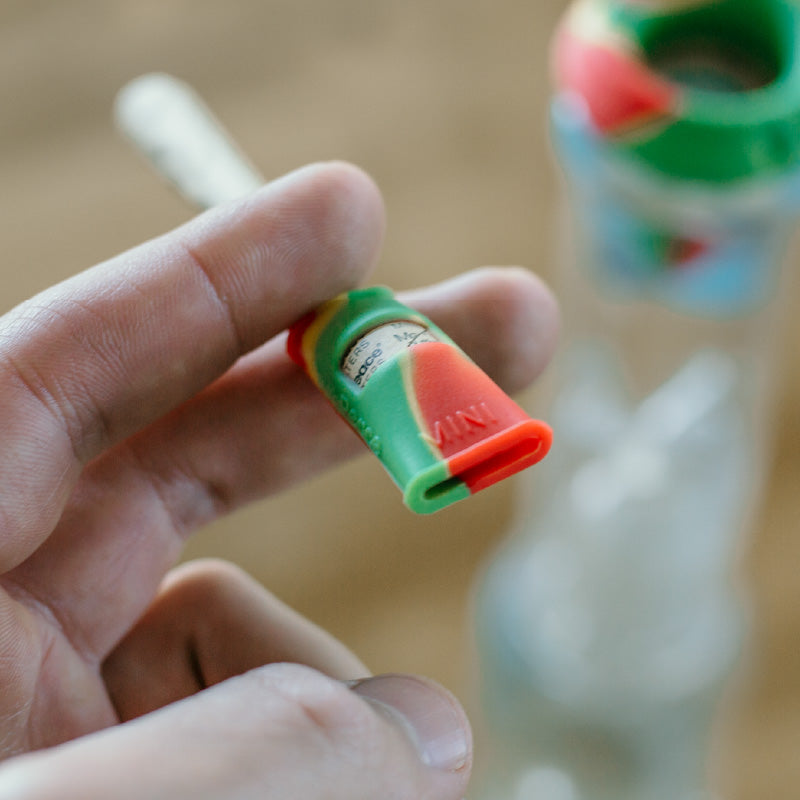holding mouthpeace mini rasta